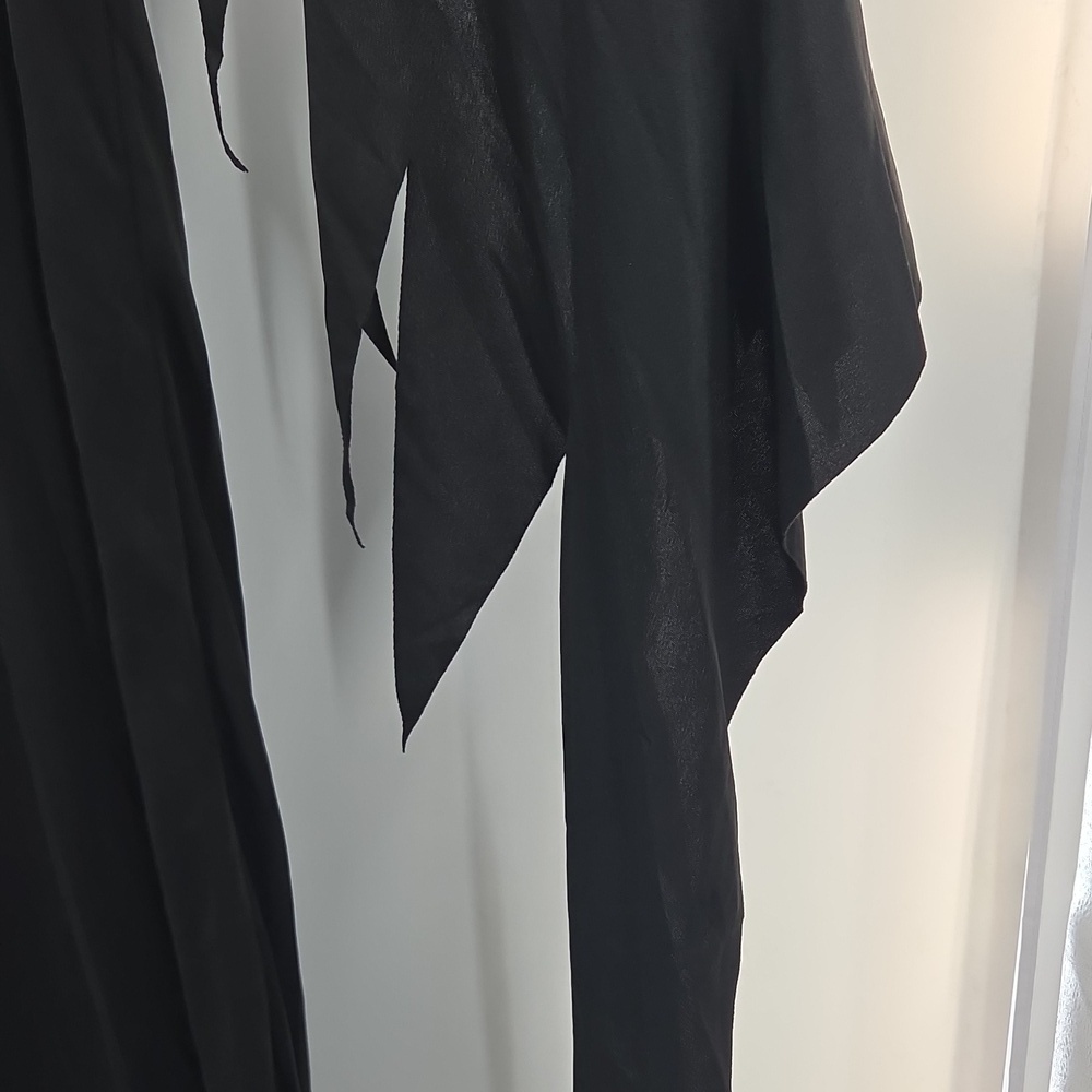 Scream Mask And Robe - Picture 7 of 16